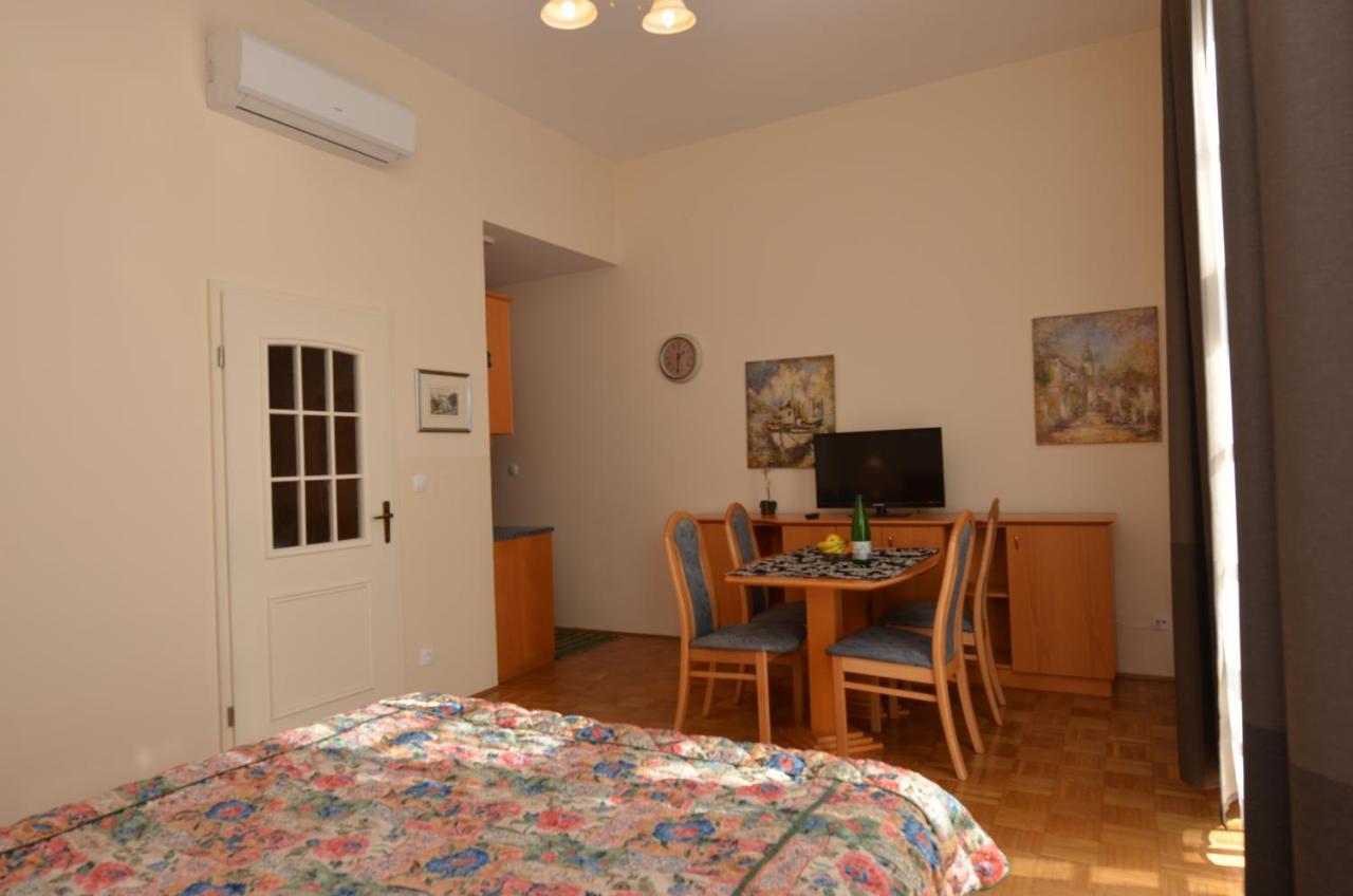 רוגאסקה סלאטינה Apartments Vektor Vila Golf מראה חיצוני תמונה