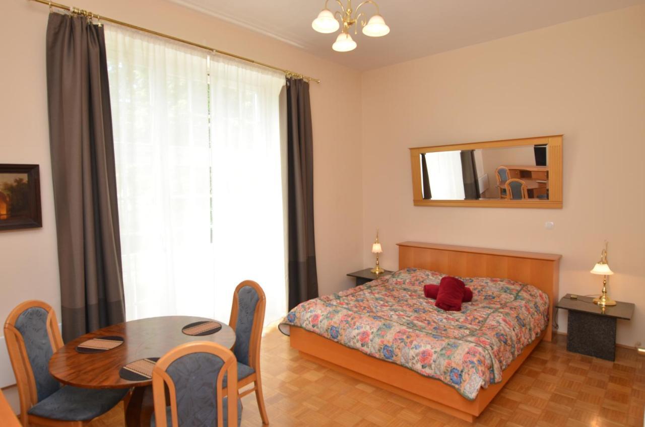 רוגאסקה סלאטינה Apartments Vektor Vila Golf מראה חיצוני תמונה